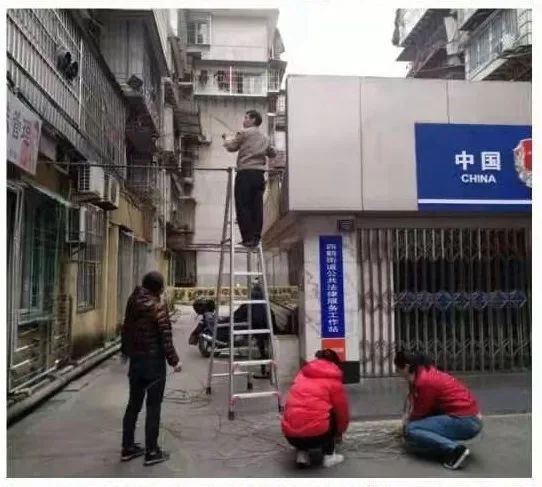 久久熱最新精品視頻，小巷深處的特色小店探秘之旅